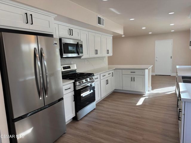12475 Sunnyglen Drive, Moorpark, CA 93021
