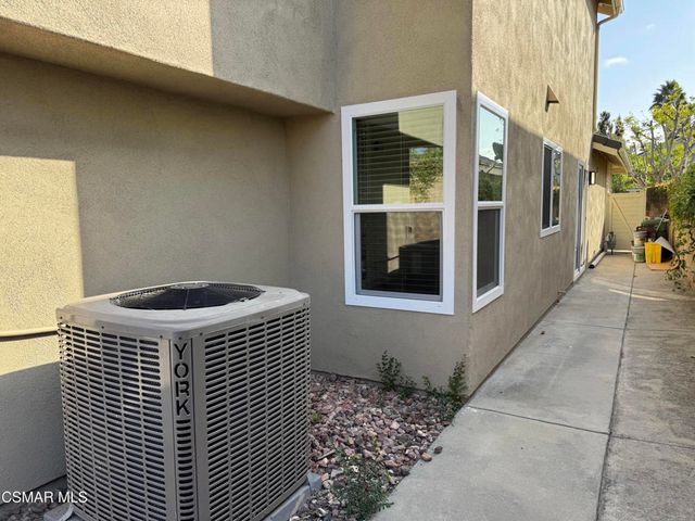 12475 Sunnyglen Drive, Moorpark, CA 93021