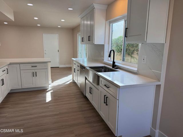 12475 Sunnyglen Drive, Moorpark, CA 93021