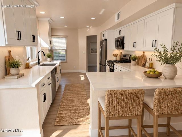 12475 Sunnyglen Drive, Moorpark, CA 93021
