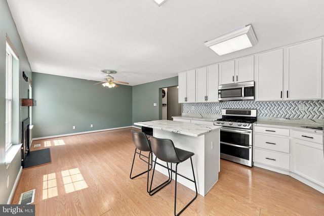 38 VANCE AVE, Sicklerville, NJ 08081