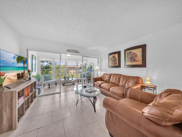 6051 NW 61st Avenue 310, Tamarac, FL 33319