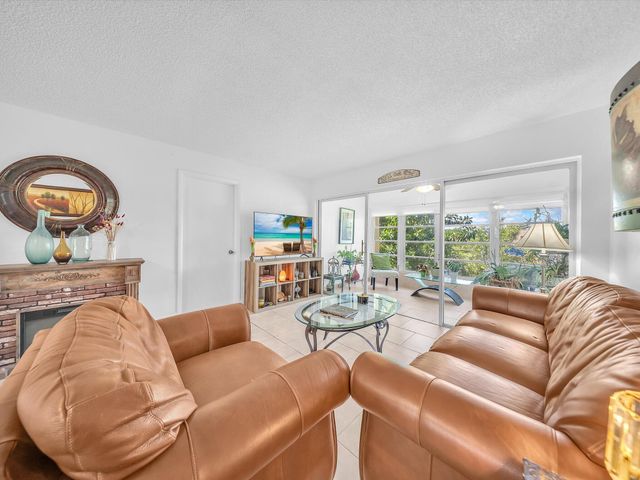 6051 NW 61st Avenue 310, Tamarac, FL 33319