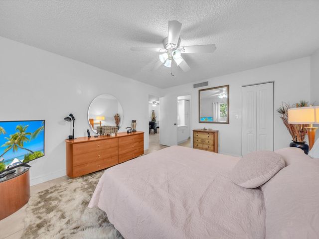 6051 NW 61st Avenue 310, Tamarac, FL 33319