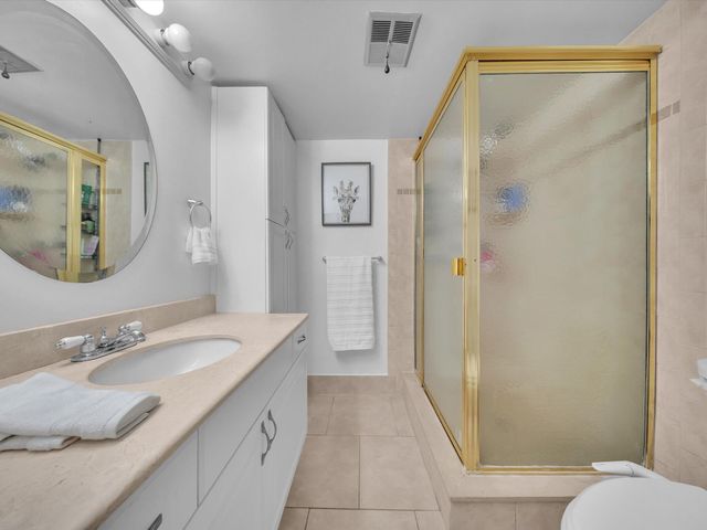 6051 NW 61st Avenue 310, Tamarac, FL 33319