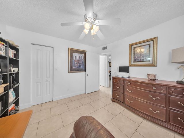 6051 NW 61st Avenue 310, Tamarac, FL 33319