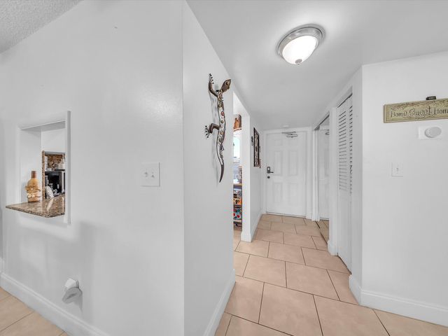 6051 NW 61st Avenue 310, Tamarac, FL 33319