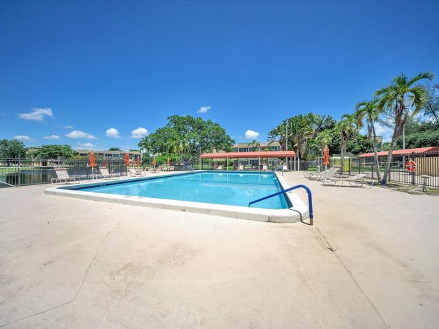 6051 NW 61st Avenue 310, Tamarac, FL 33319