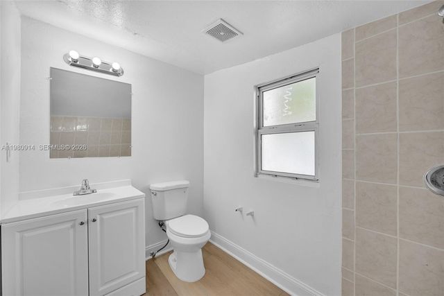 299 NW 43rd St, Miami, FL 33127