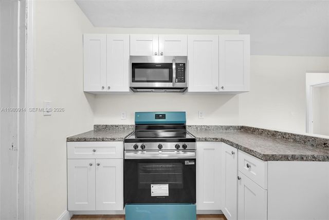 299 NW 43rd St, Miami, FL 33127