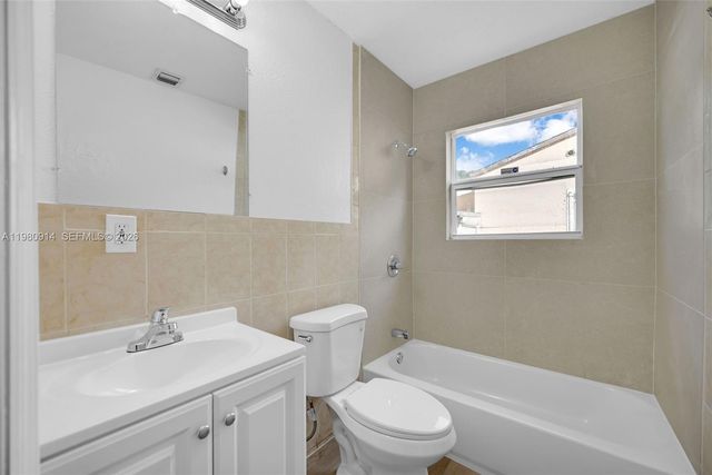 299 NW 43rd St, Miami, FL 33127