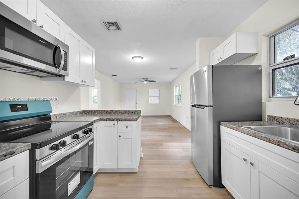 299 NW 43rd St, Miami, FL 33127