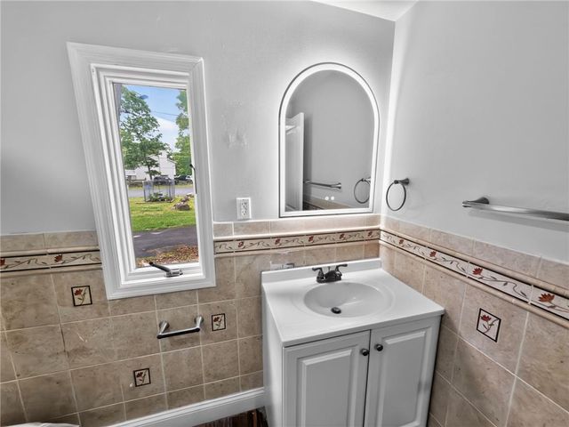 229 Pocono Boulevard, Lehman Twp, PA 18324