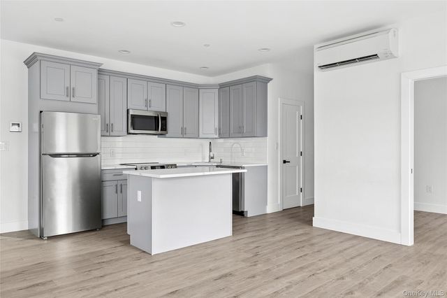 533 Greenwich Street, Hempstead, NY 11550