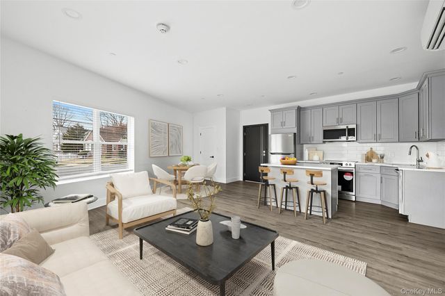 533 Greenwich Street, Hempstead, NY 11550