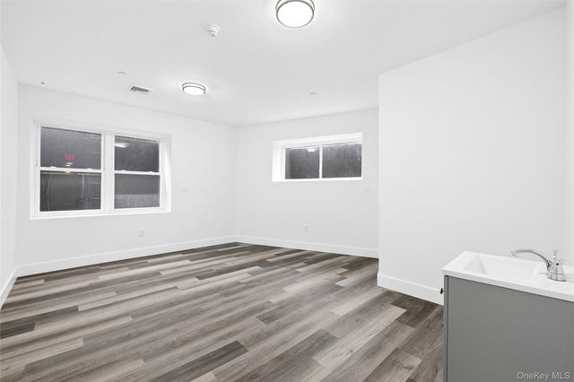 533 Greenwich Street, Hempstead, NY 11550