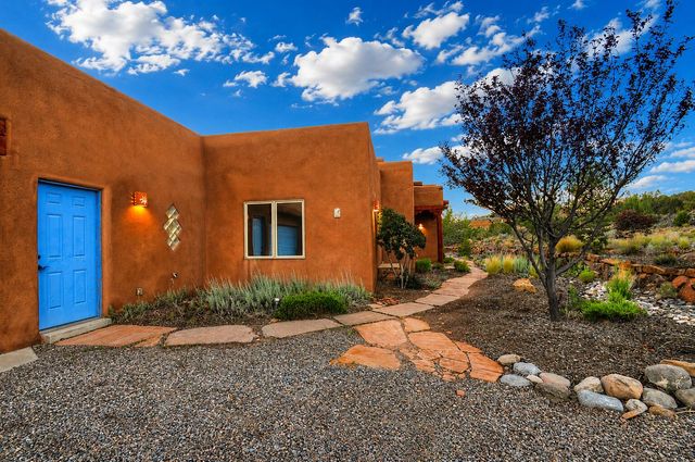 16 Mimbres Road SW, Placitas, NM 87043