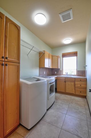 16 Mimbres Road SW, Placitas, NM 87043