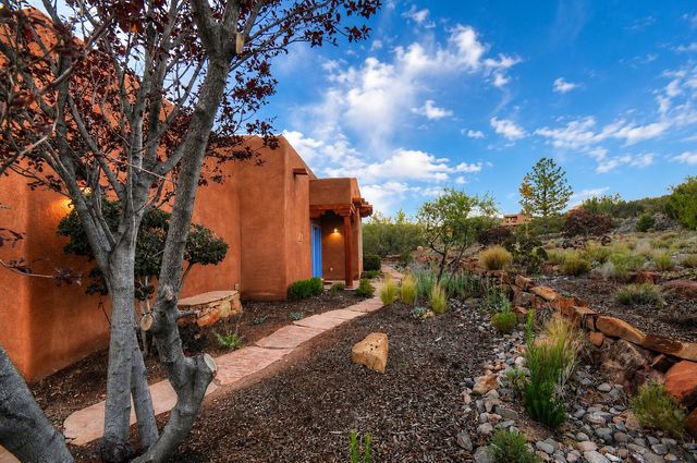 16 Mimbres Road SW, Placitas, NM 87043