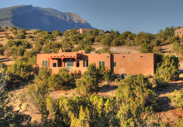 16 Mimbres Road SW, Placitas, NM 87043