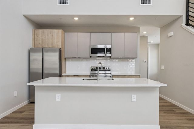 2316 E CONCORD STREET 7, Orlando, FL 32803
