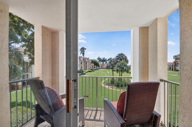 135 Yacht Club Way 204, Hypoluxo, FL 33462