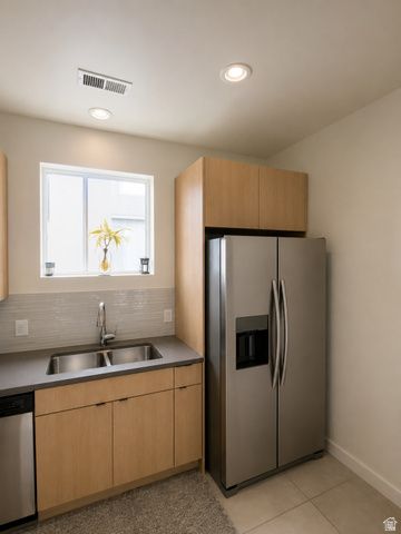 7750 S ROOFTOP DR, Midvale, UT 84047