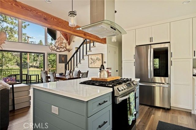 26489 Hillcrest, Lake Arrowhead, CA 92352