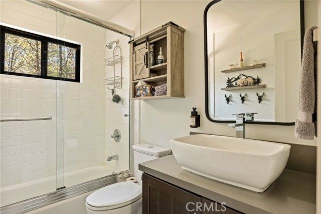 26489 Hillcrest, Lake Arrowhead, CA 92352