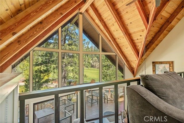 26489 Hillcrest, Lake Arrowhead, CA 92352