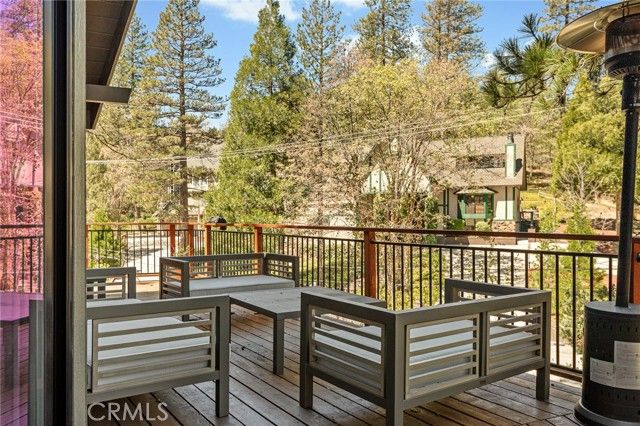 26489 Hillcrest, Lake Arrowhead, CA 92352