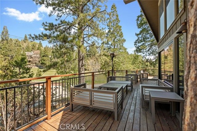 26489 Hillcrest, Lake Arrowhead, CA 92352