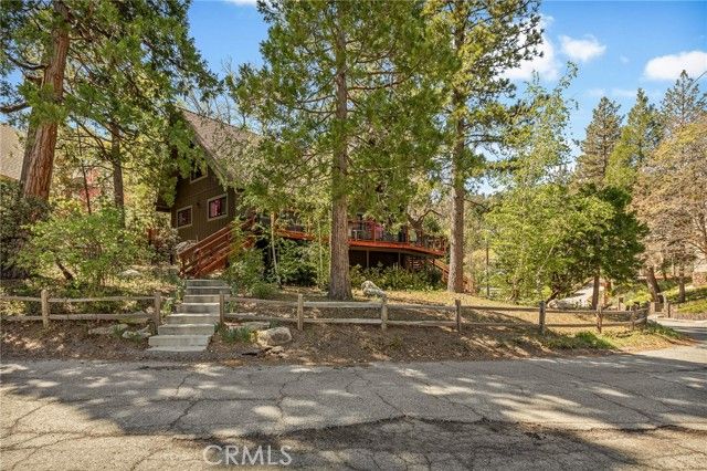 26489 Hillcrest, Lake Arrowhead, CA 92352