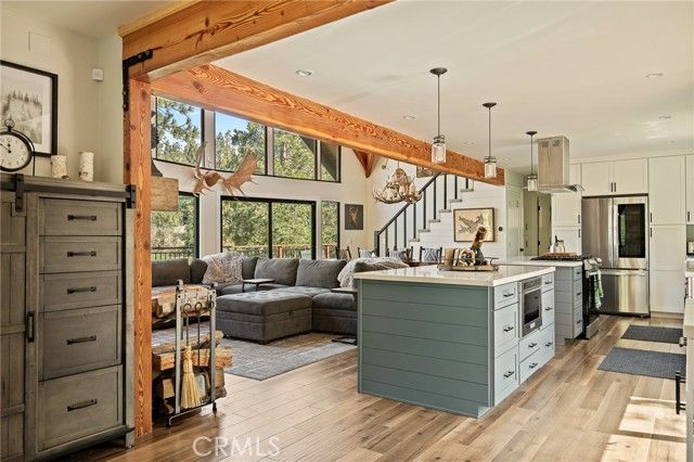 26489 Hillcrest, Lake Arrowhead, CA 92352