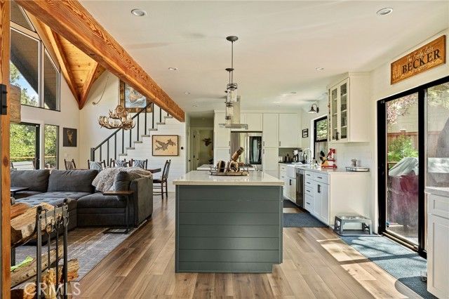 26489 Hillcrest, Lake Arrowhead, CA 92352