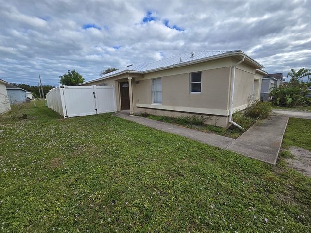 4876 30th Avenue, Vero Beach, FL 32967