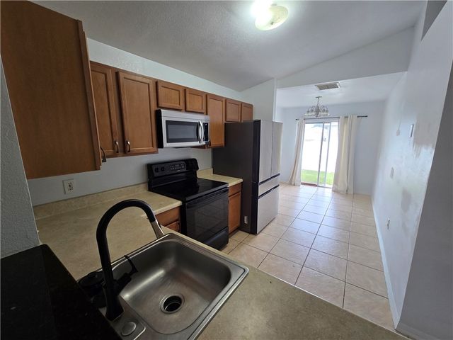 4876 30th Avenue, Vero Beach, FL 32967