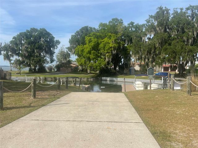 23 LONESOME PINE TRAIL, Yalaha, FL 34797