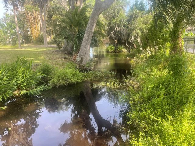23 LONESOME PINE TRAIL, Yalaha, FL 34797