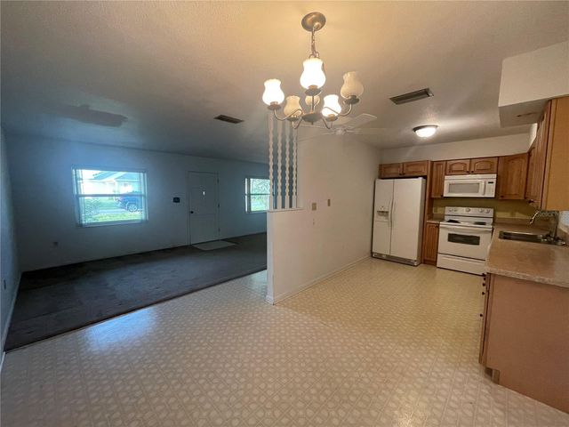 23 LONESOME PINE TRAIL, Yalaha, FL 34797