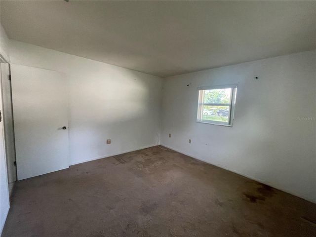 23 LONESOME PINE TRAIL, Yalaha, FL 34797
