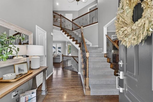 21612 W 100 Terrace, Lenexa, KS 66220
