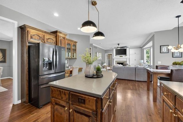 21612 W 100 Terrace, Lenexa, KS 66220