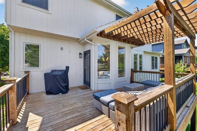 21612 W 100 Terrace, Lenexa, KS 66220