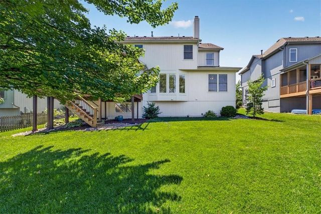 21612 W 100 Terrace, Lenexa, KS 66220