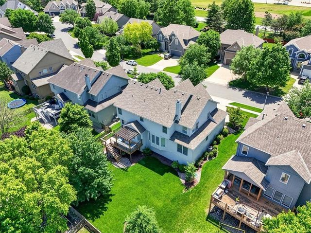 21612 W 100 Terrace, Lenexa, KS 66220