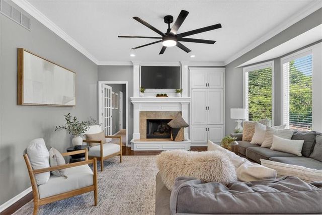21612 W 100 Terrace, Lenexa, KS 66220