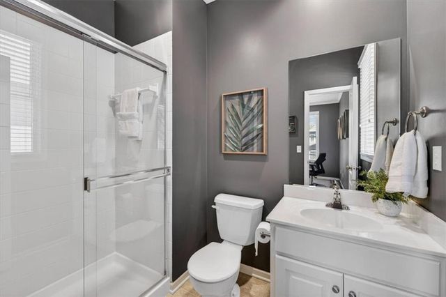 21612 W 100 Terrace, Lenexa, KS 66220