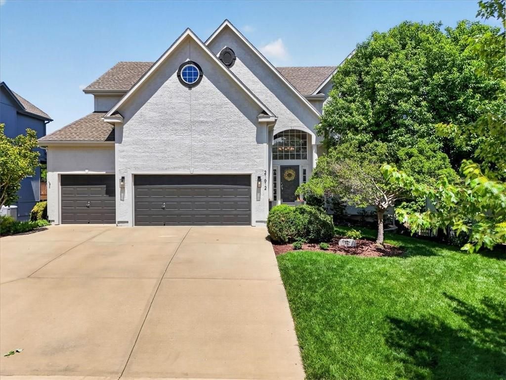 21612 W 100 Terrace, Lenexa, KS 66220