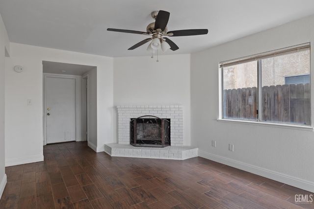 2909 Woodglen Drive, Bakersfield, CA 93311